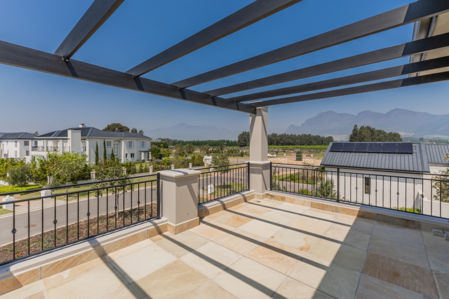 5 Bedroom Property for Sale in La Vue Western Cape